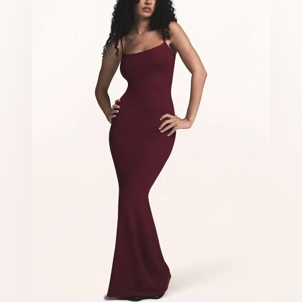 SKIMS Soft Lounge Maxi Bordeaux Color